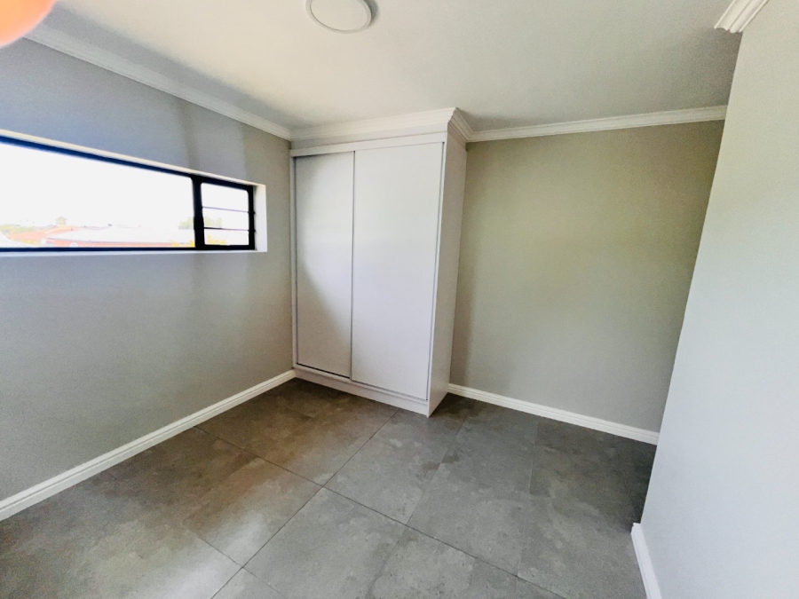 3 Bedroom Property for Sale in Wavecrest Eastern Cape